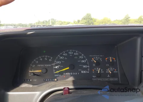 1998 Chevrolet K1500 Fleetside из США, поврежденный, VIN 1GCEK14M5WZ116429